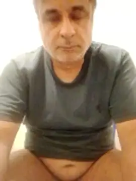 Snapshot of desipapaxxx chatting on February 11, 2026, 5:29 pm desipapaxxx online show from February 11, 2026, 5:29 pm