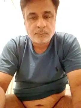 Snapshot of desipapaxxx chatting on February 14, 2026, 4:04 pm desipapaxxx online show from February 14, 2026, 4:04 pm