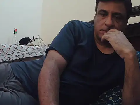 Snapshot of desipapaxxx chatting on March 8, 2026, 5:11 am desipapaxxx online show from March 8, 2026, 5:11 am