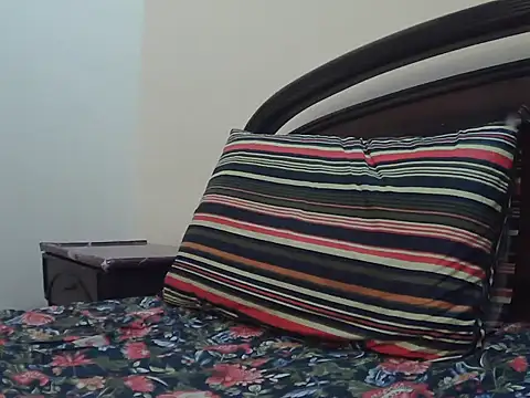 Snapshot of desipapaxxx chatting on March 22, 2026, 3:43 am desipapaxxx online show from March 22, 2026, 3:43 am