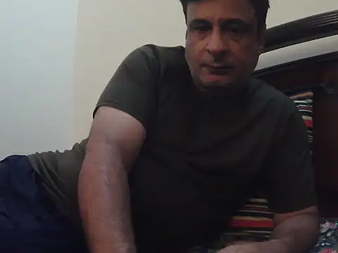 Snapshot of desipapaxxx chatting on March 28, 2026, 9:14 pm desipapaxxx online show from March 28, 2026, 9:14 pm