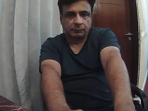 Snapshot of desipapaxxx chatting on April 8, 2026, 7:47 pm desipapaxxx online show from April 8, 2026, 7:47 pm