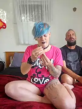 Snapshot of PinkTheHawk chatting on December 3, 2024, 9:23 pm PinkTheHawk online show from December 3, 2024, 9:23 pm