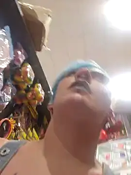 Snapshot of PinkTheHawk chatting on December 5, 2024, 2:53 am PinkTheHawk online show from December 5, 2024, 2:53 am