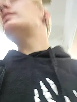 Snapshot of PinkTheHawk chatting on February 16, 2025, 11:16 pm PinkTheHawk online show from February 16, 2025, 11:16 pm