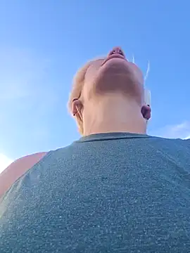 Snapshot of PinkTheHawk chatting on March 14, 2025, 5:59 am PinkTheHawk online show from March 14, 2025, 5:59 am