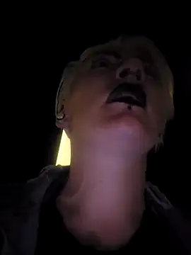 Snapshot of PinkTheHawk chatting on March 16, 2025, 1:38 am PinkTheHawk online show from March 16, 2025, 1:38 am