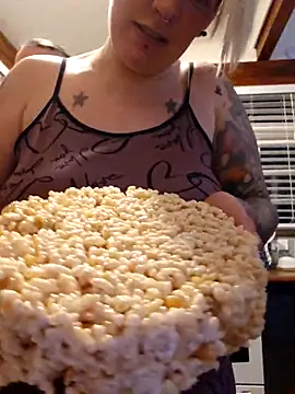 Snapshot of PinkTheHawk chatting on September 23, 2025, 12:30 pm PinkTheHawk online show from September 23, 2025, 12:30 pm