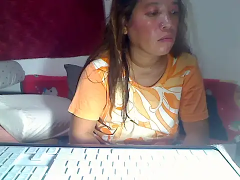 Snapshot of wethornypussy4u chatting on February 22, 2026, 12:12 am wethornypussy4u online show from February 22, 2026, 12:12 am