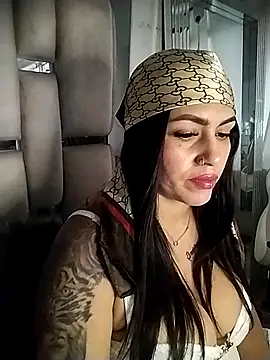 chelaqueen  online show from March 19, 2026, 10:14 pm