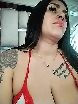 Snapshot of chelaqueen_ chatting on April 19, 2026, 5:01 pm chelaqueen online show from April 19, 2026, 5:01 pm