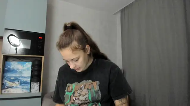 Snapshot of why_again_me chatting on September 21, 2025, 4:52 pm why again me online show from September 21, 2025, 4:52 pm