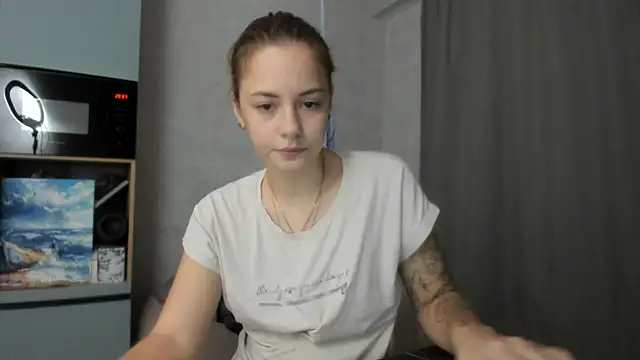 Snapshot of why_again_me chatting on November 23, 2025, 5:57 pm why again me online show from November 23, 2025, 5:57 pm