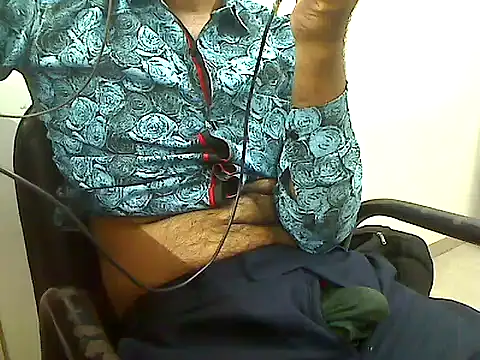 lltstr52 online show from May 8, 2026, 5:46 am