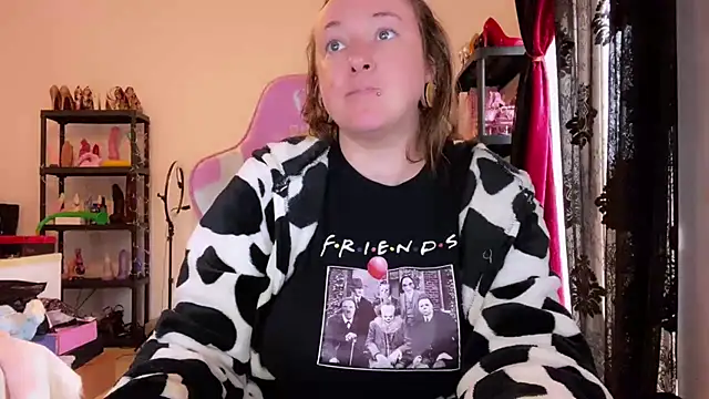 kisicaxx online show from December 16, 2025, 10:09 am