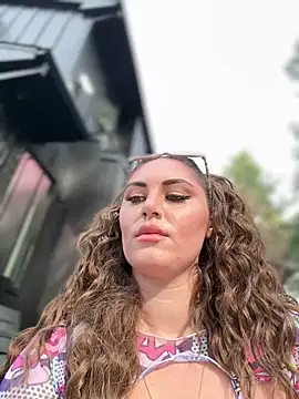 lovely beast online show from February 24, 2026, 10:52 pm