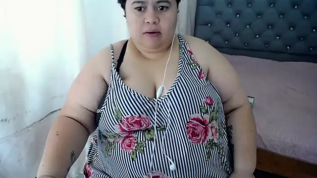 hotlesby4uxxx online show from December 4, 2024, 8:07 pm