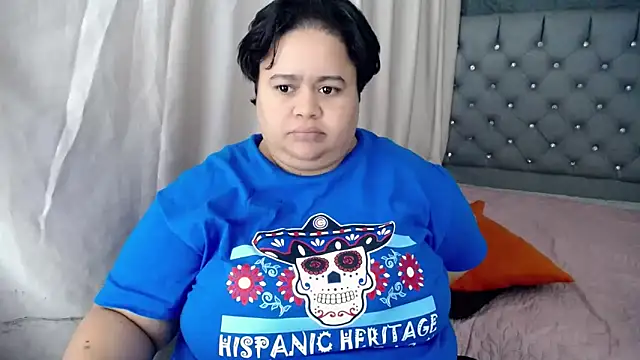 hotlesby4uxxx online show from January 7, 2025, 11:14 pm