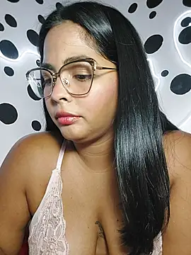 Snapshot of missmelissa_ chatting on July 6, 2026, 2:19 am missmelissa online show from July 6, 2026, 2:19 am