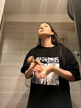 Snapshot of IrisBlues chatting on December 2, 2025, 5:19 pm IrisBlues online show from December 2, 2025, 5:19 pm