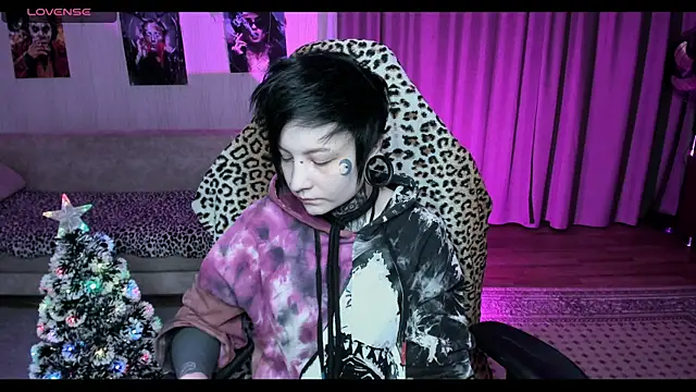 Snapshot of acid_trip1l chatting on December 18, 2024, 7:19 pm acid trip1l online show from December 18, 2024, 7:19 pm