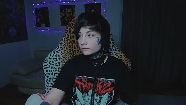 Snapshot of acid_trip1l chatting on October 31, 2025, 8:10 pm acid trip1l online show from October 31, 2025, 8:10 pm