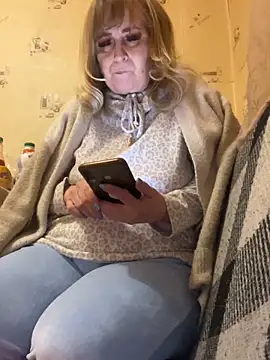 Irina2909xh online show from April 12, 2026, 10:48 pm