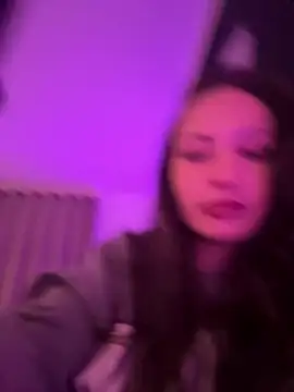 Snapshot of itsCassie chatting on February 3, 2026, 7:41 pm itsCassie online show from February 3, 2026, 7:41 pm