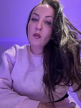 Snapshot of itsCassie chatting on February 17, 2026, 9:21 pm itsCassie online show from February 17, 2026, 9:21 pm