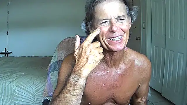 Snapshot of nakeedcowboi65 chatting on June 1, 2026, 9:05 pm nakeedcowboi65 online show from June 1, 2026, 9:05 pm