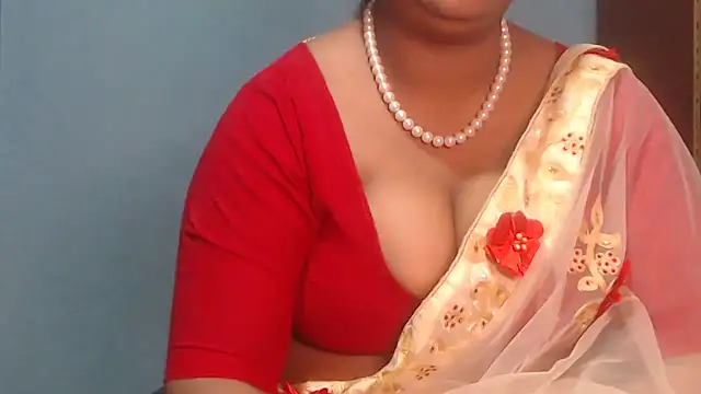 Snapshot of naughtyboobs38dd chatting on June 11, 2026, 5:00 pm naughtyboobs38dd online show from June 11, 2026, 5:00 pm