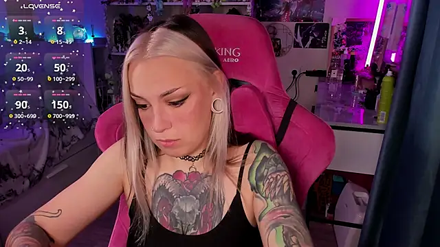 ChloeKohaku online show from October 13, 2025, 3:28 am