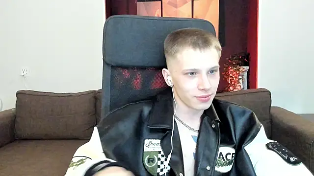 Snapshot of arlekincrop chatting on March 19, 2025, 10:31 pm arlekincrop online show from March 19, 2025, 10:31 pm