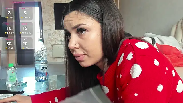 Snapshot of AmiraRosse chatting on March 10, 2025, 7:53 am AmiraRosse online show from March 10, 2025, 7:53 am