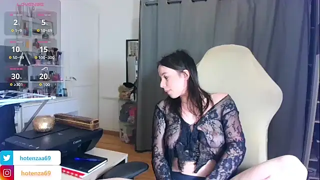 Hotenza69 online show from November 11, 2025, 5:24 pm