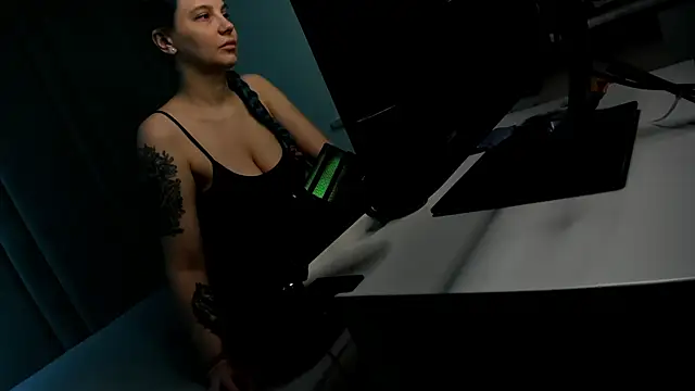 JuliaBusty online show from January 10, 2026, 4:58 am