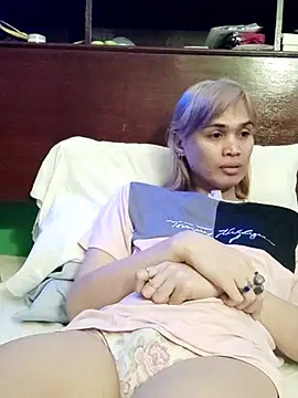 Snapshot of QueenSoreal chatting on May 30, 2026, 2:58 pm QueenSoreal online show from May 30, 2026, 2:58 pm