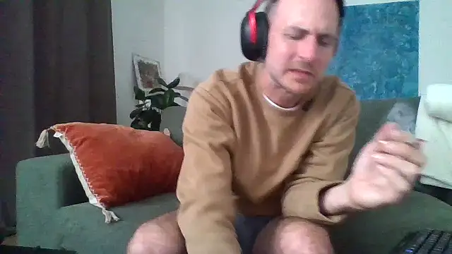 verylargecock online show from September 22, 2025, 12:40 pm