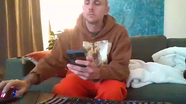 verylargecock online show from September 23, 2025, 3:26 pm