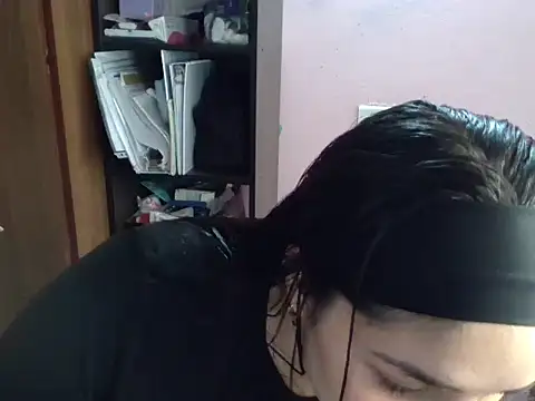 sara 110323 online show from November 27, 2025, 5:48 pm