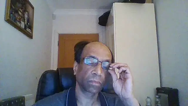 rauncher1 online show from January 17, 2025, 11:17 am