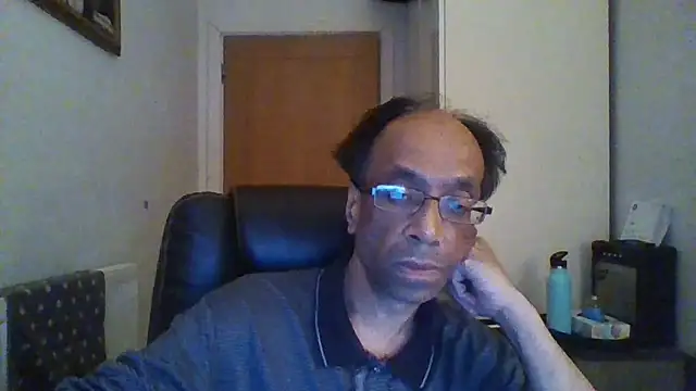 rauncher1 online show from December 3, 2025, 11:47 pm