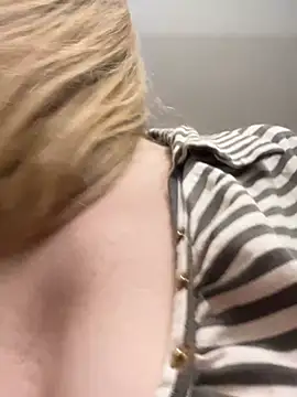 Susanel online show from January 22, 2025, 9:43 pm