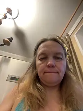 Susanel online show from January 25, 2025, 1:41 pm