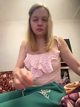 Susanel online show from February 20, 2025, 3:19 pm