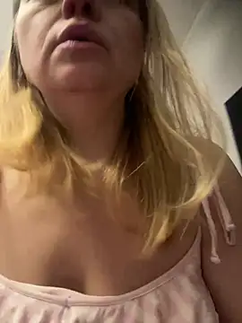 Susanel online show from February 21, 2025, 3:10 pm