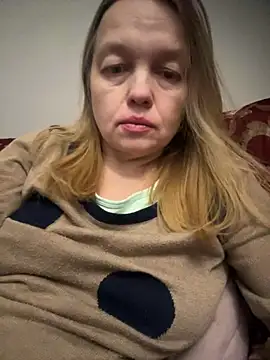 Susanel online show from February 21, 2025, 7:43 pm