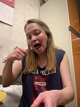 Susanel online show from March 7, 2025, 8:44 pm