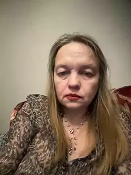 Susanel online show from March 8, 2025, 8:57 pm