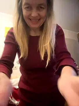 Susanel online show from October 23, 2025, 7:34 pm